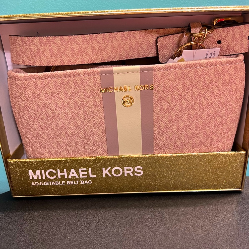 Fits with celphone Belt bag.